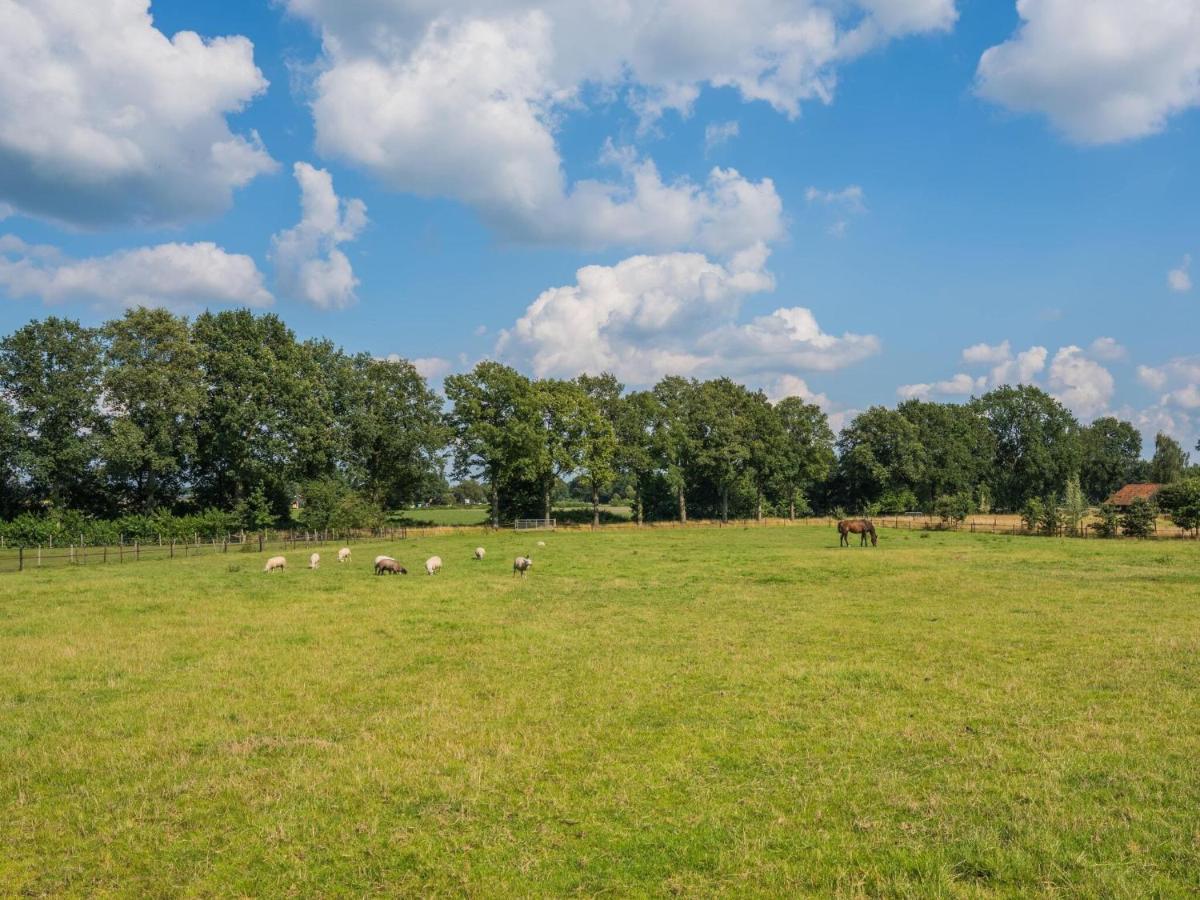 Vila Grandeur Farmhouse In Dwingeloo At A National Park Exteriér fotografie